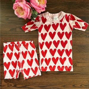 Hanna Andersson hearts pajamas, size 120/6-7 US